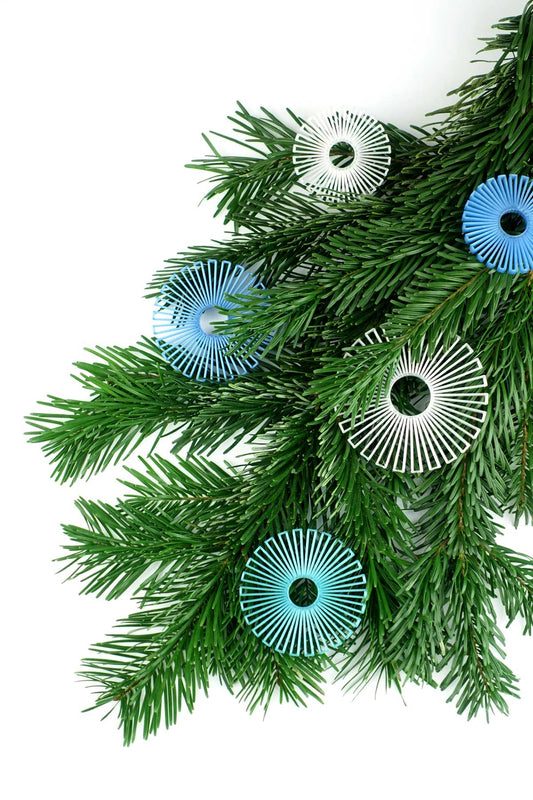 Ornaments - dekorative Aufhänger aus recyceltem Kunststoff - steel blue, snow white, turquoise