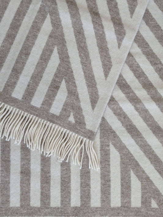 Wolldecke / Kuscheldecke FRANK limestone / off white