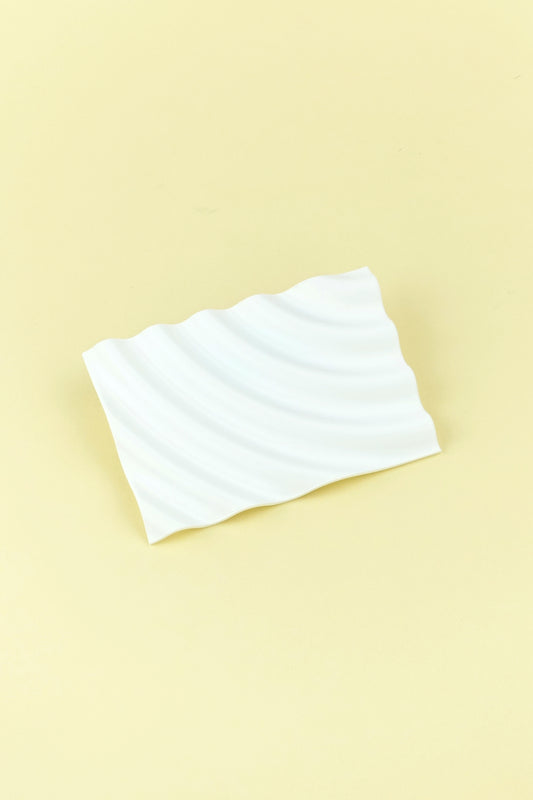Seifenschale aus recyceltem PET / recycled PET soap dish pearl white ripple - Coudre Berlin
