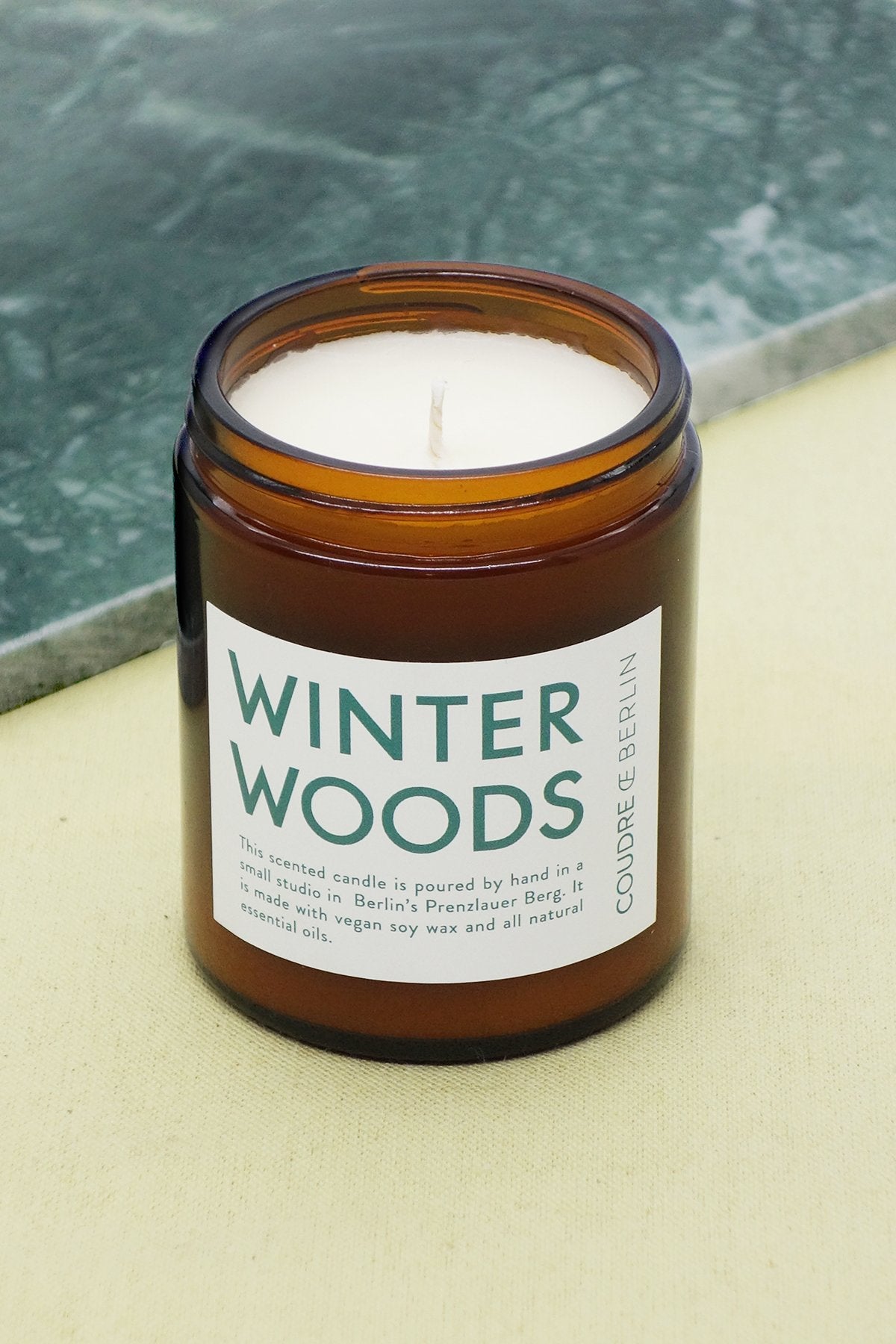 WINTER WOODS / ESSENTIALS Duftkerze - Coudre Berlin