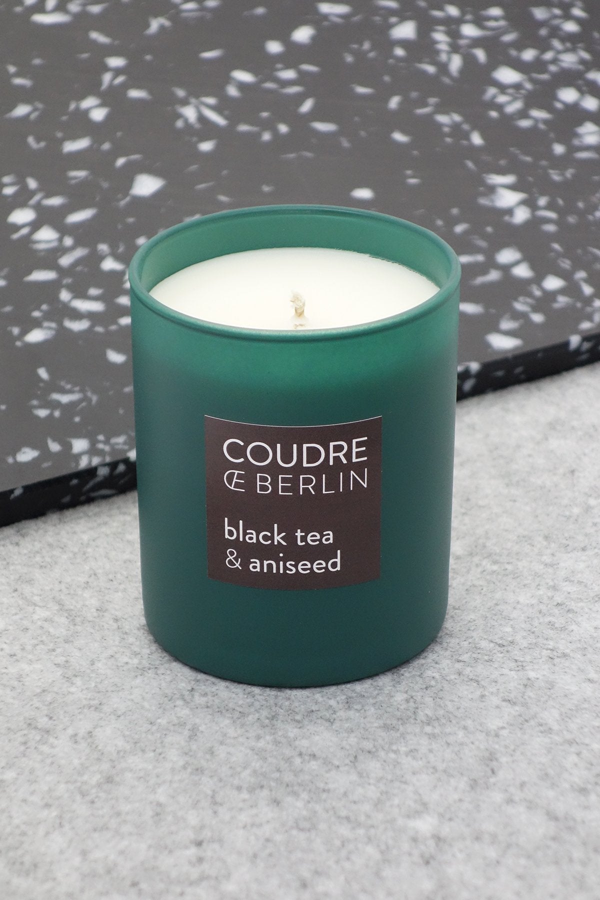 black tea & aniseed / CONTEMPORARIES Duftkerze - Coudre Berlin
