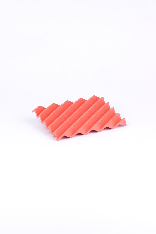 Seifenschale aus recyceltem PET / recycled PET soap dish coral red cascade - Coudre Berlin