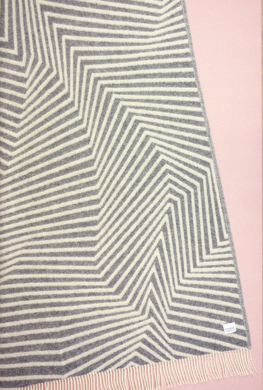 Wolldecke / Kuscheldecke leaves granite / COMMING SOON! ab Mitte Oktober verfügbar - Coudre Berlin