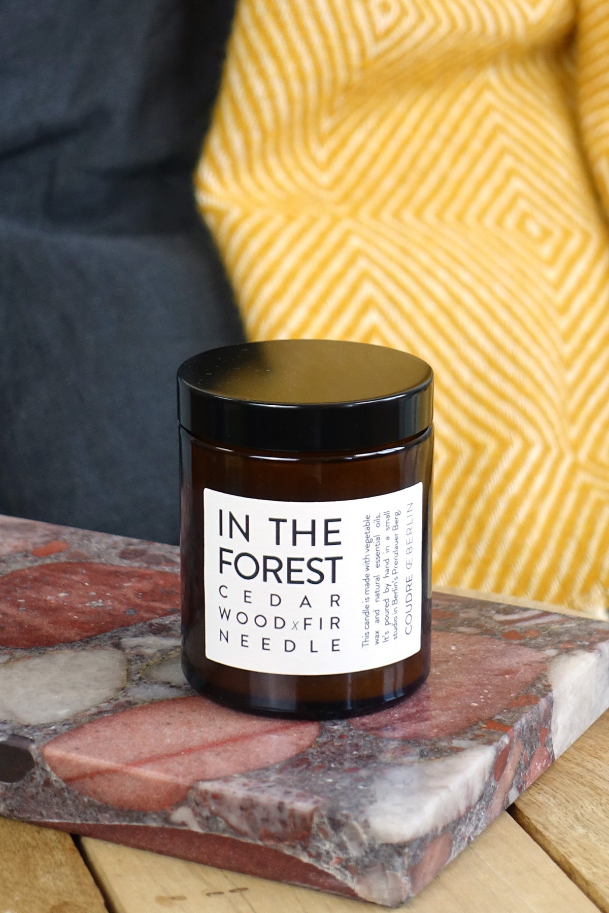 IN THE FOREST cedarwood x fir needle/ ESSENTIALS Duftkerze