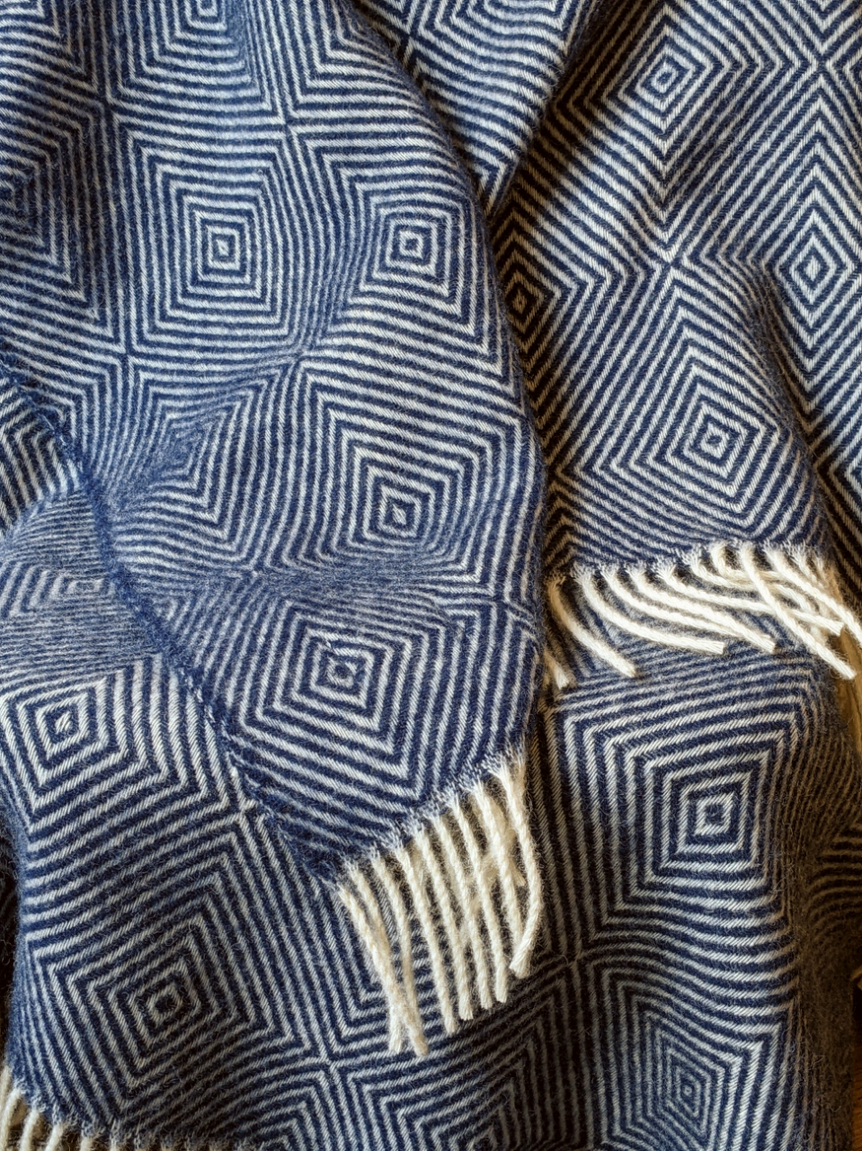 Wool blanket / cozy blanket diamond bluestone