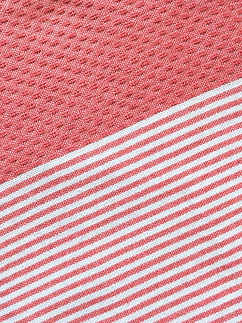 Hamam Blanket coral red honeycomb striped
