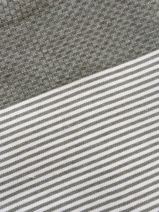 Couverture de hammam rayée en nid d'abeille olive foncé