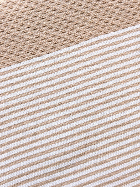 Couverture de hammam beige sable à rayures nid d'abeille