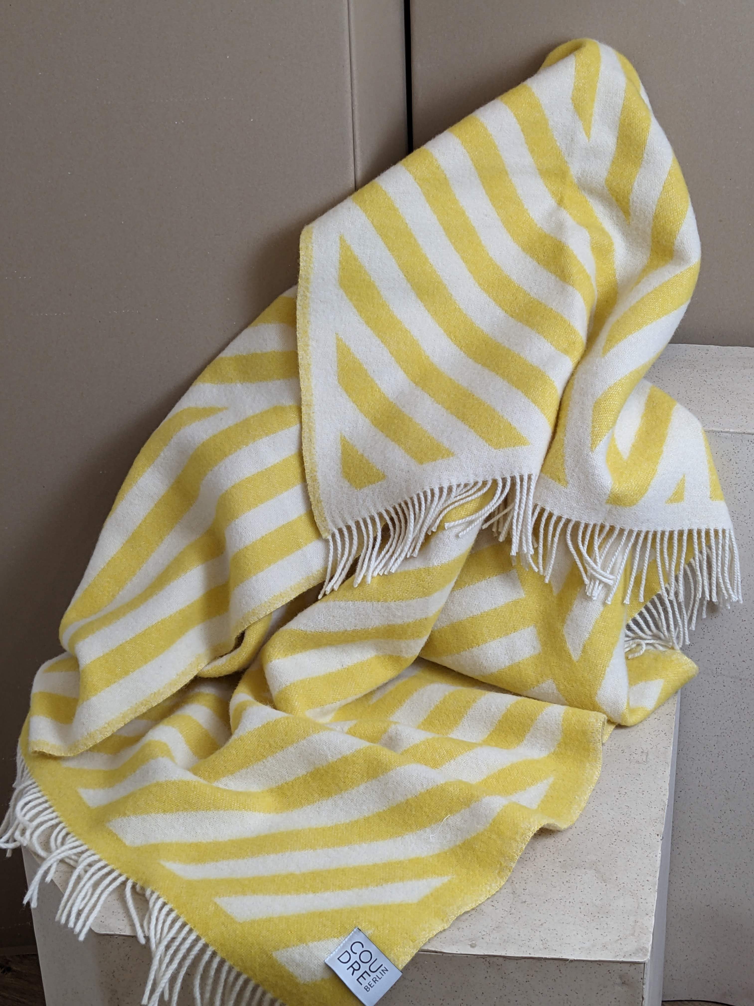 Wool blanket / cuddly blanket FRANK lemon / off white 