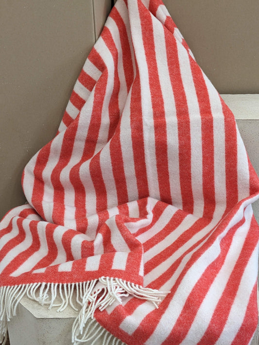 Wolldecke / Kuscheldecke STRIPES tomato red / off white