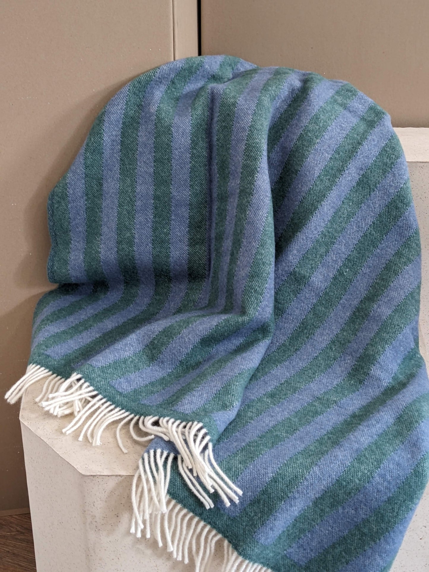 Wolldecke / Kuscheldecke STRIPES greenstone / denim