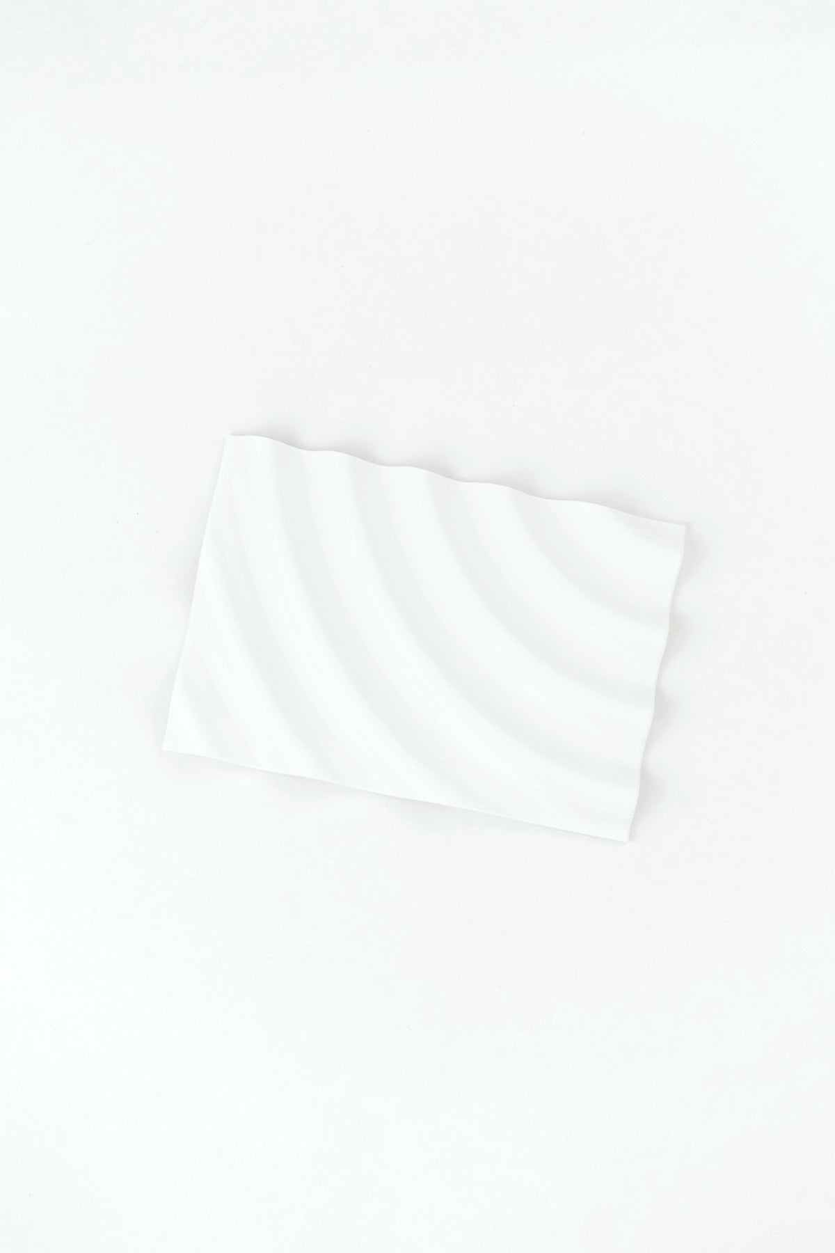 Seifenschale aus recyceltem PET / recycled PET soap dish pearl white ripple - Coudre Berlin