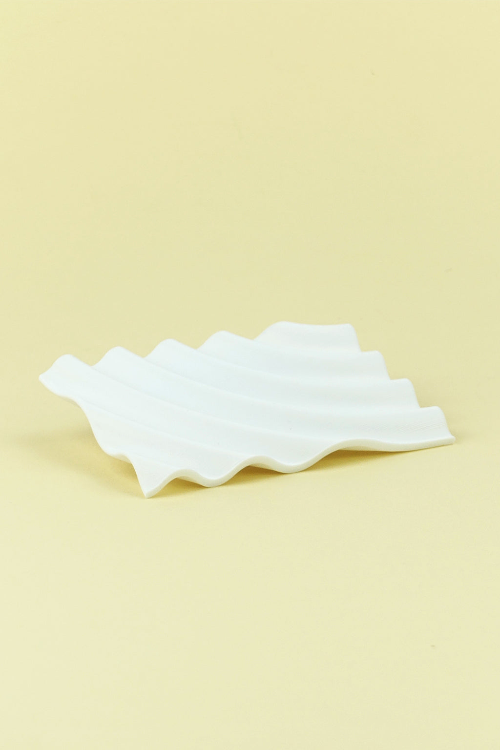 Seifenschale aus recyceltem PET / recycled PET soap dish pearl white ripple - Coudre Berlin