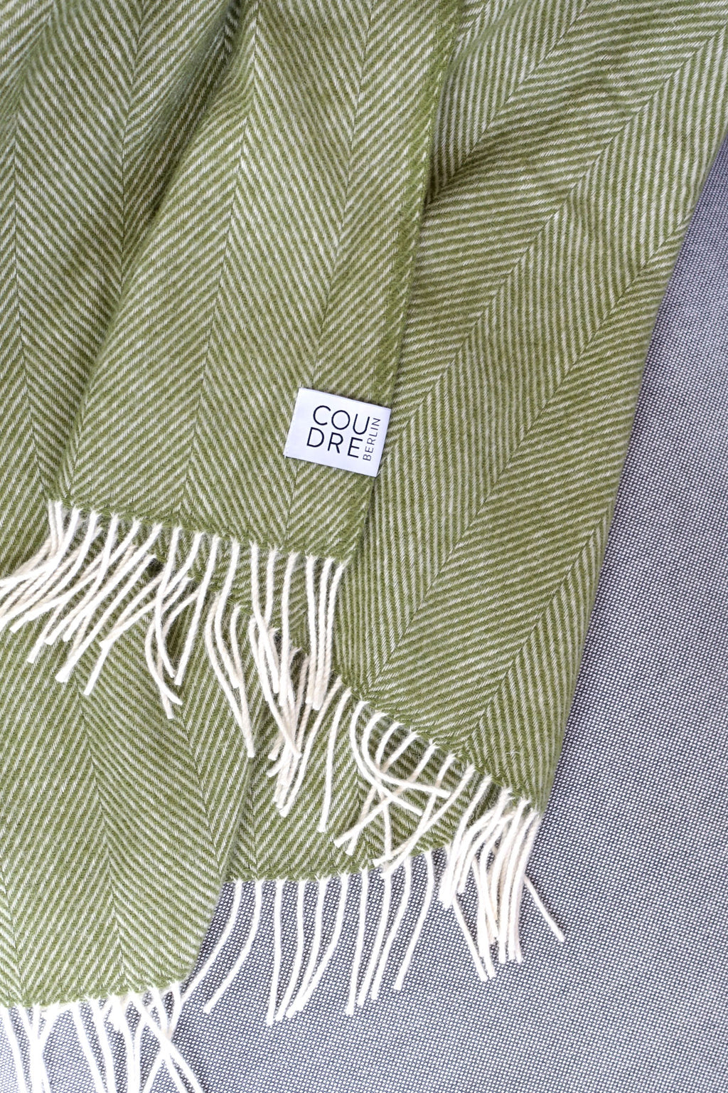 Wolldecke / Kuscheldecke herringbone moss - Coudre Berlin