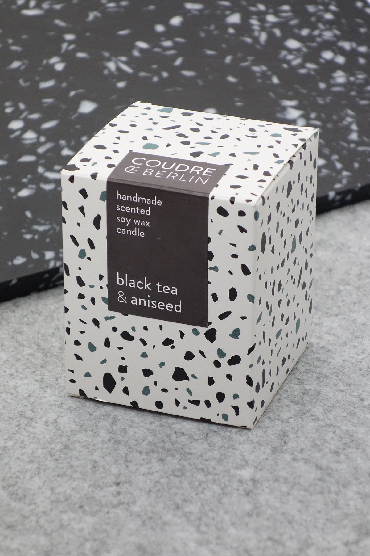 black tea & aniseed / CONTEMPORARIES Duftkerze - Coudre Berlin