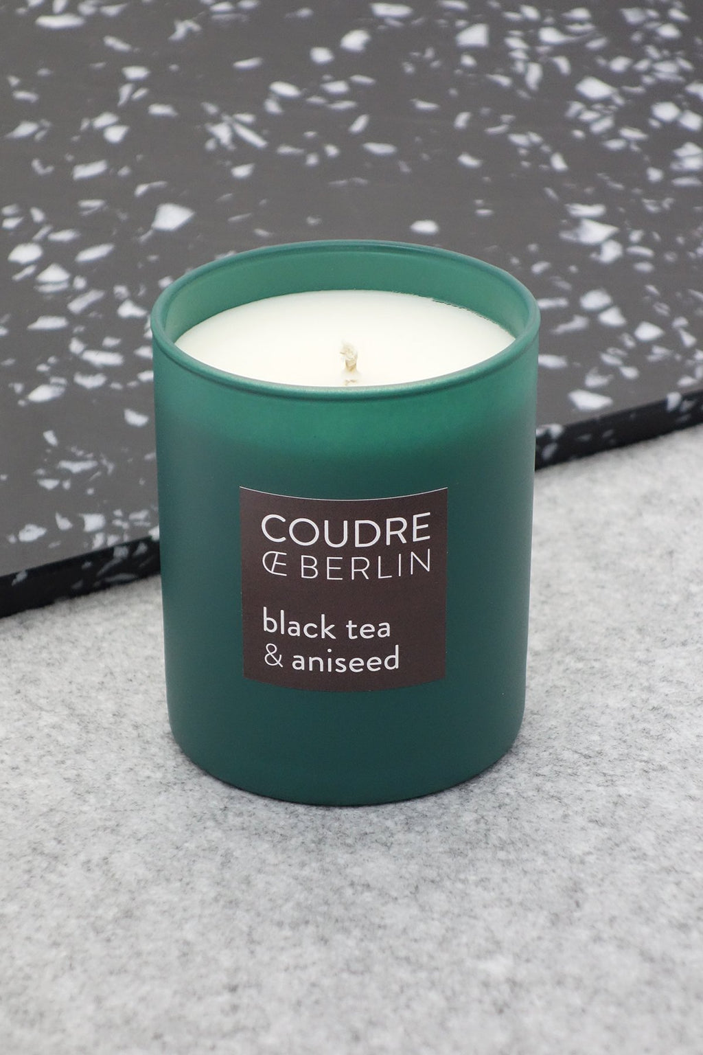 black tea & aniseed / CONTEMPORARIES Duftkerze - Coudre Berlin
