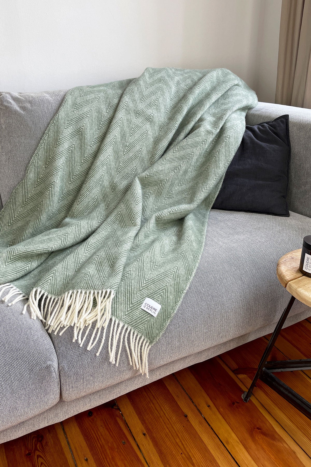 Wolldecke / Kuscheldecke fine herringbone aloe - Coudre Berlin